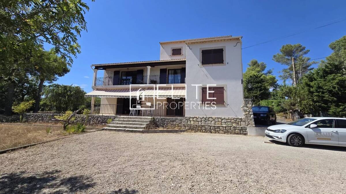 Appartement à MOUANS-SARTOUX