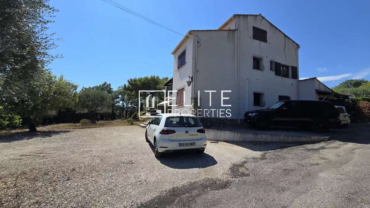 Appartement à MOUANS-SARTOUX