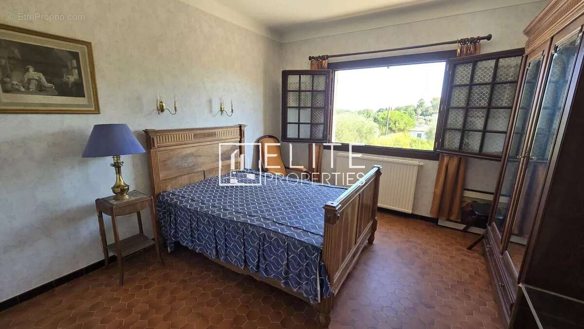 Appartement à MOUANS-SARTOUX