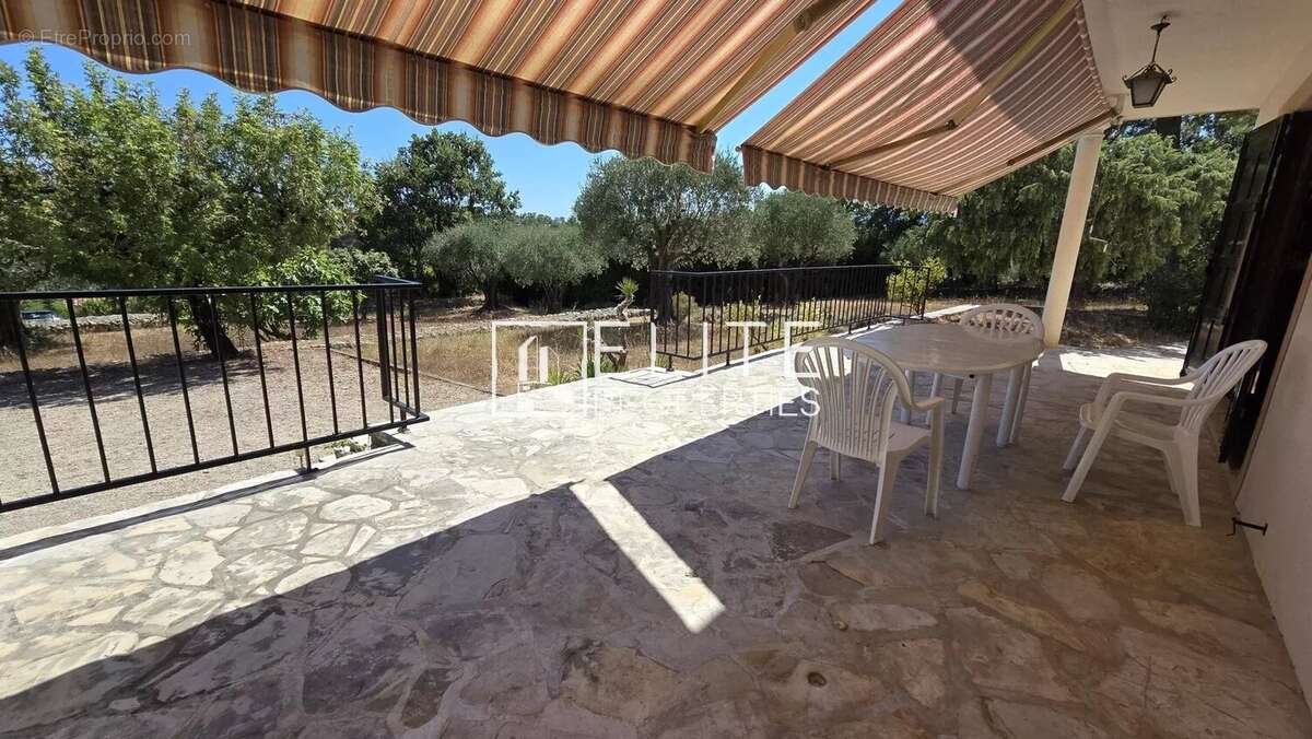 Appartement à MOUANS-SARTOUX