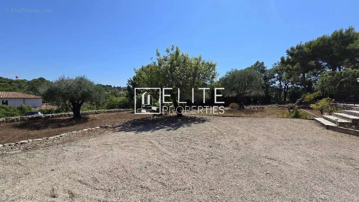 Appartement à MOUANS-SARTOUX