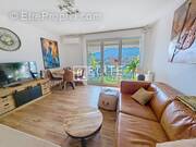 Appartement à LA ROQUETTE-SUR-SIAGNE