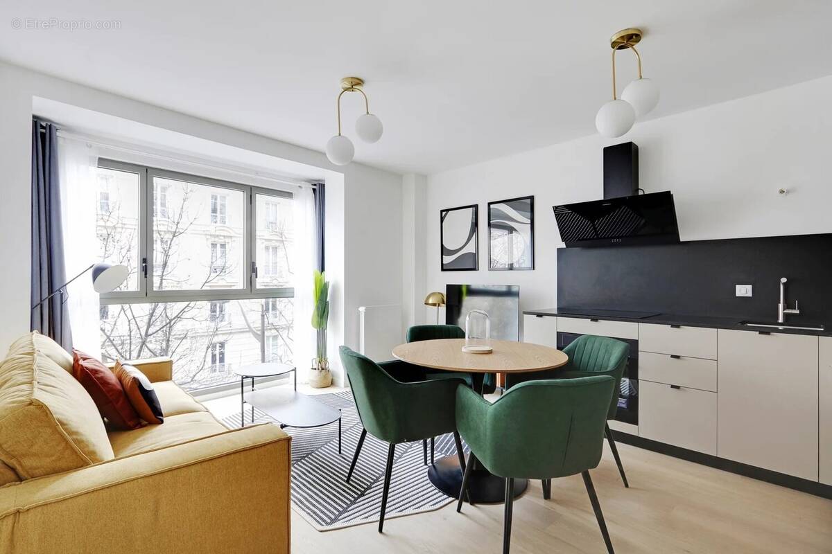 Appartement à PARIS-18E