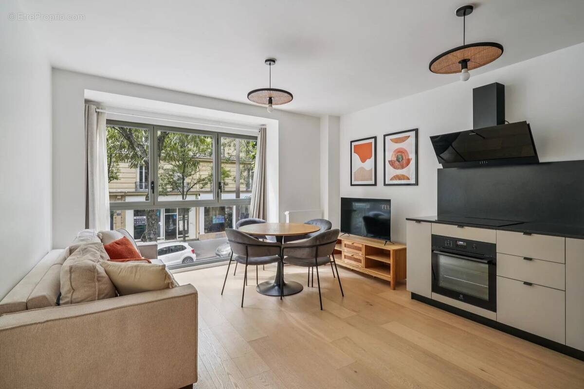 Appartement à PARIS-18E