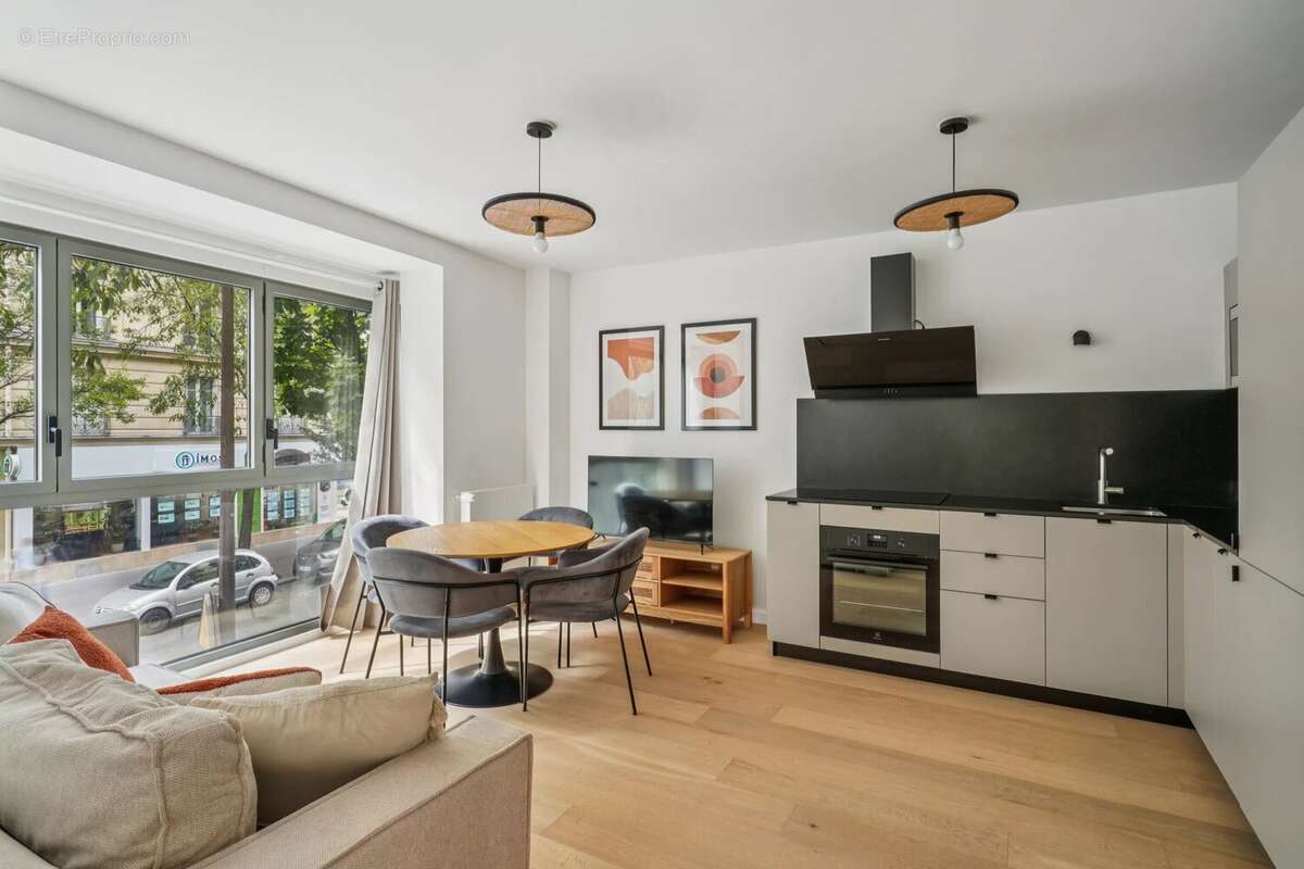 Appartement à PARIS-18E