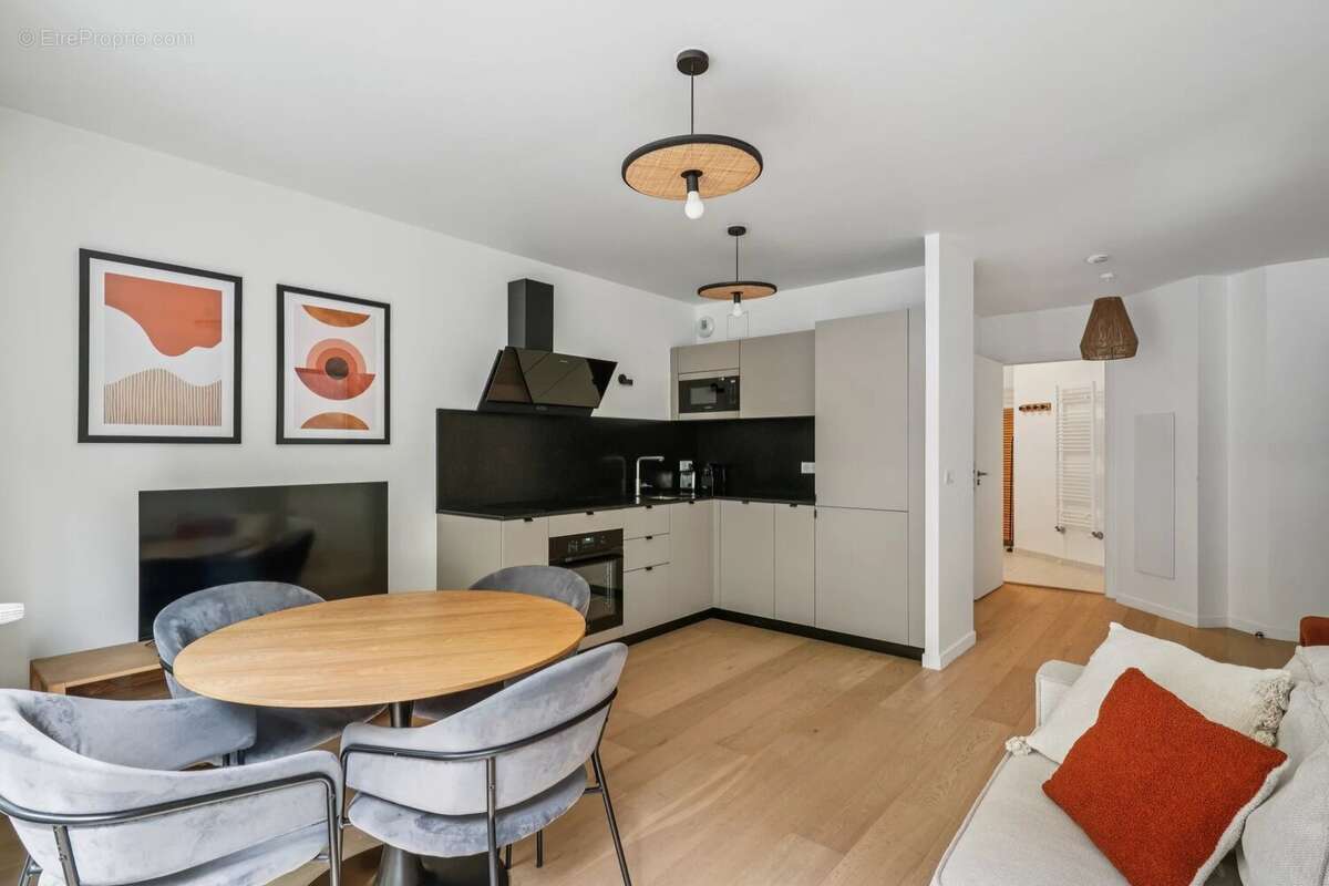 Appartement à PARIS-18E