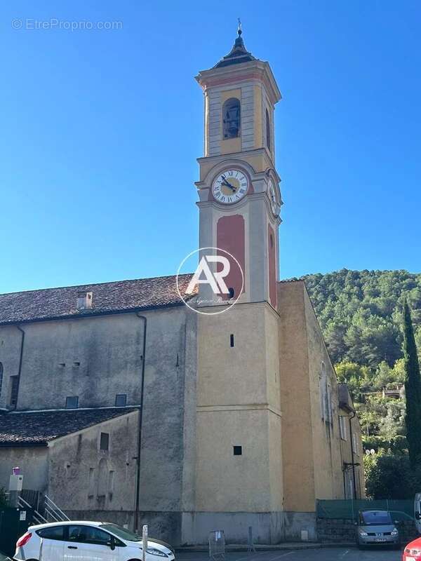 Commerce à L&#039;ESCARENE