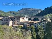 Commerce à L&#039;ESCARENE