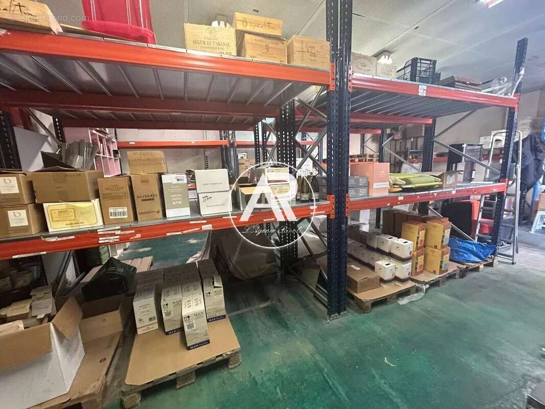 Commerce à L&#039;ESCARENE