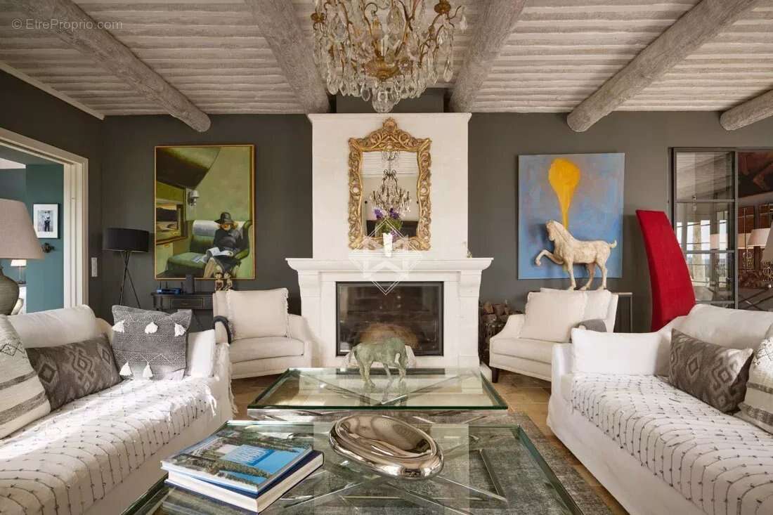 Maison à TOURRETTES