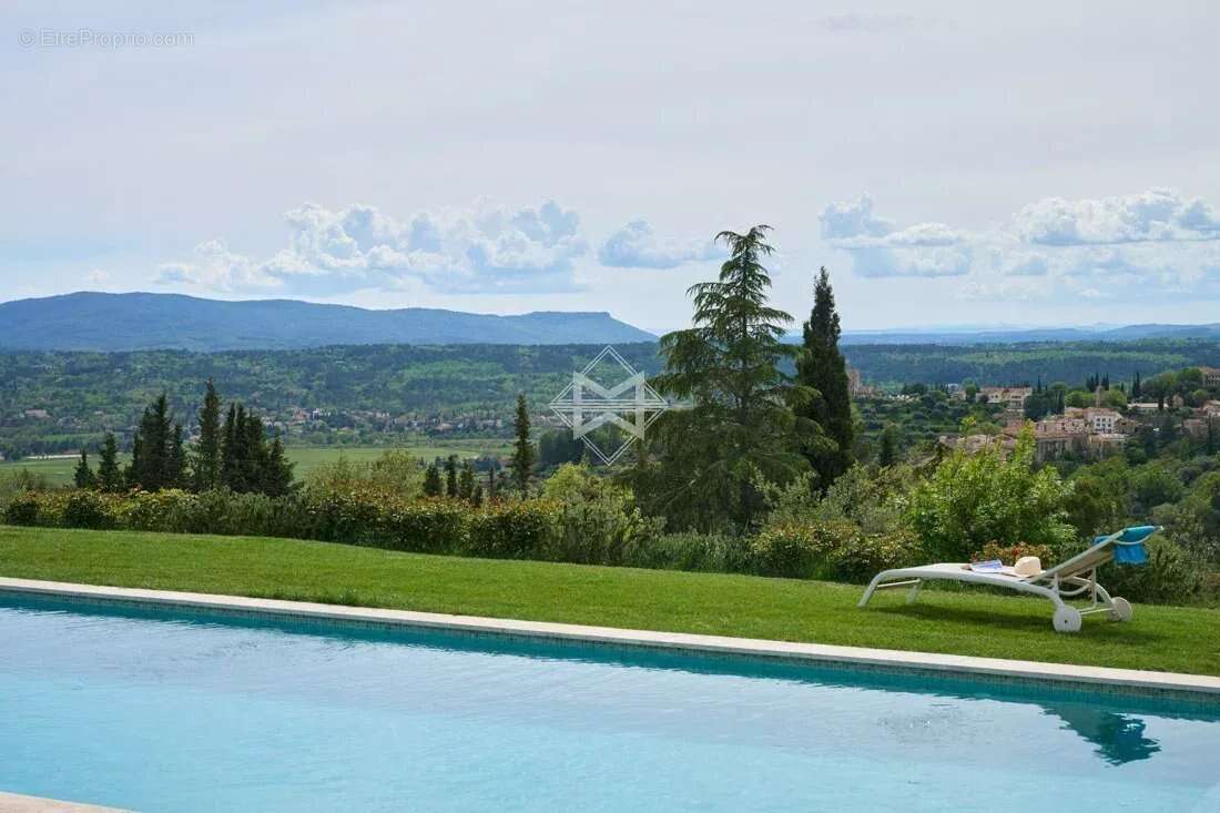 Maison à TOURRETTES