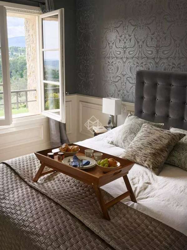 Maison à TOURRETTES