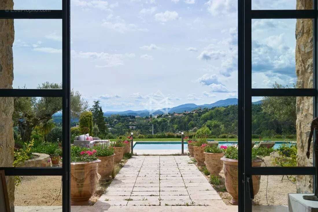 Maison à TOURRETTES