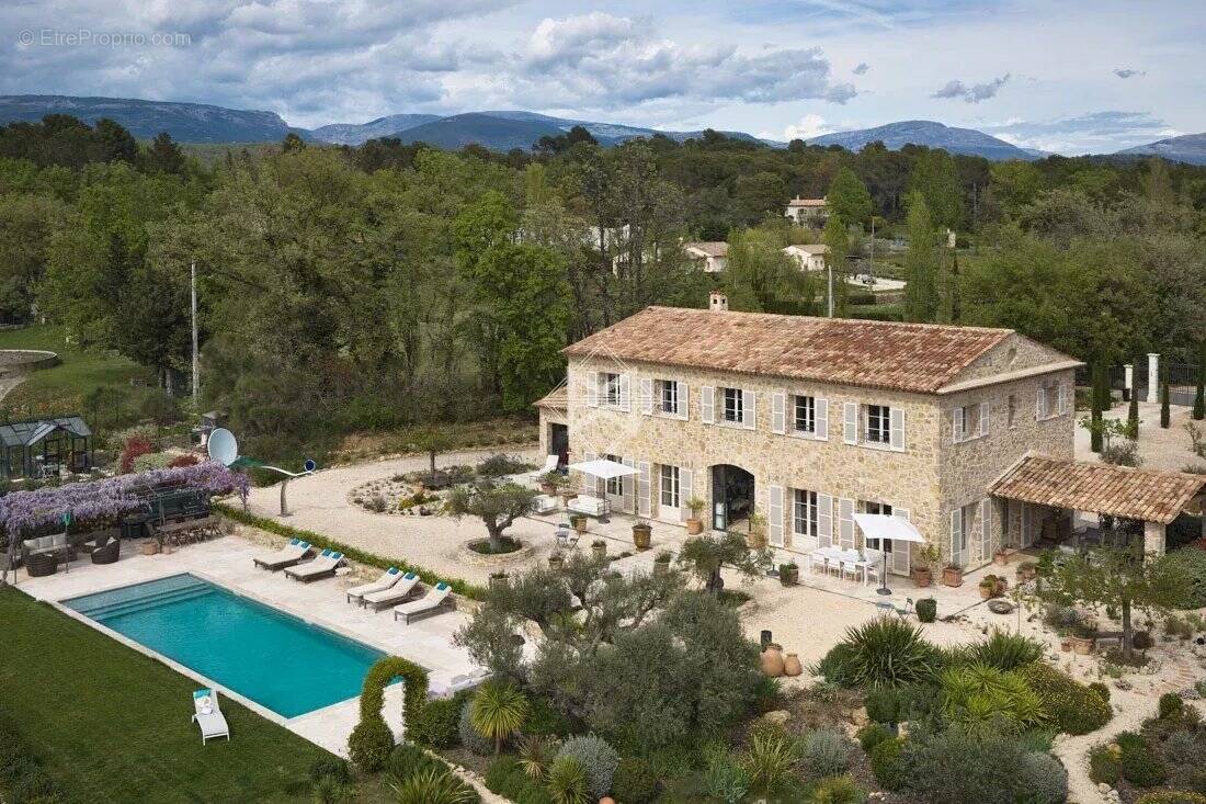 Maison à TOURRETTES