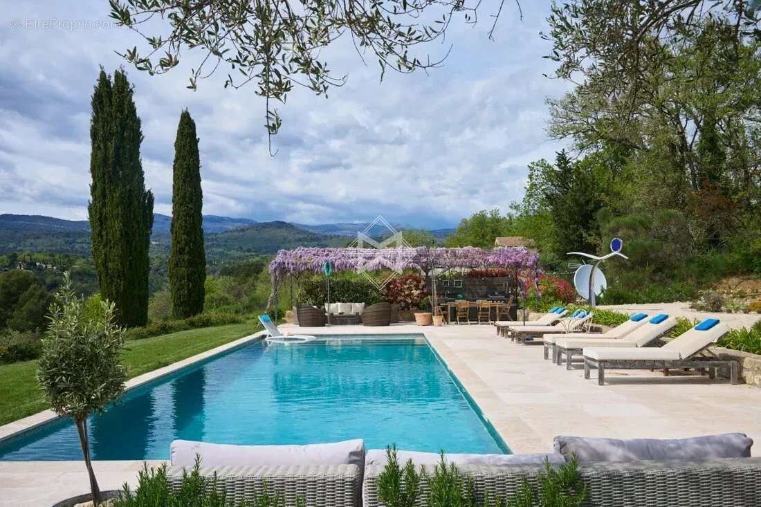 Maison à TOURRETTES