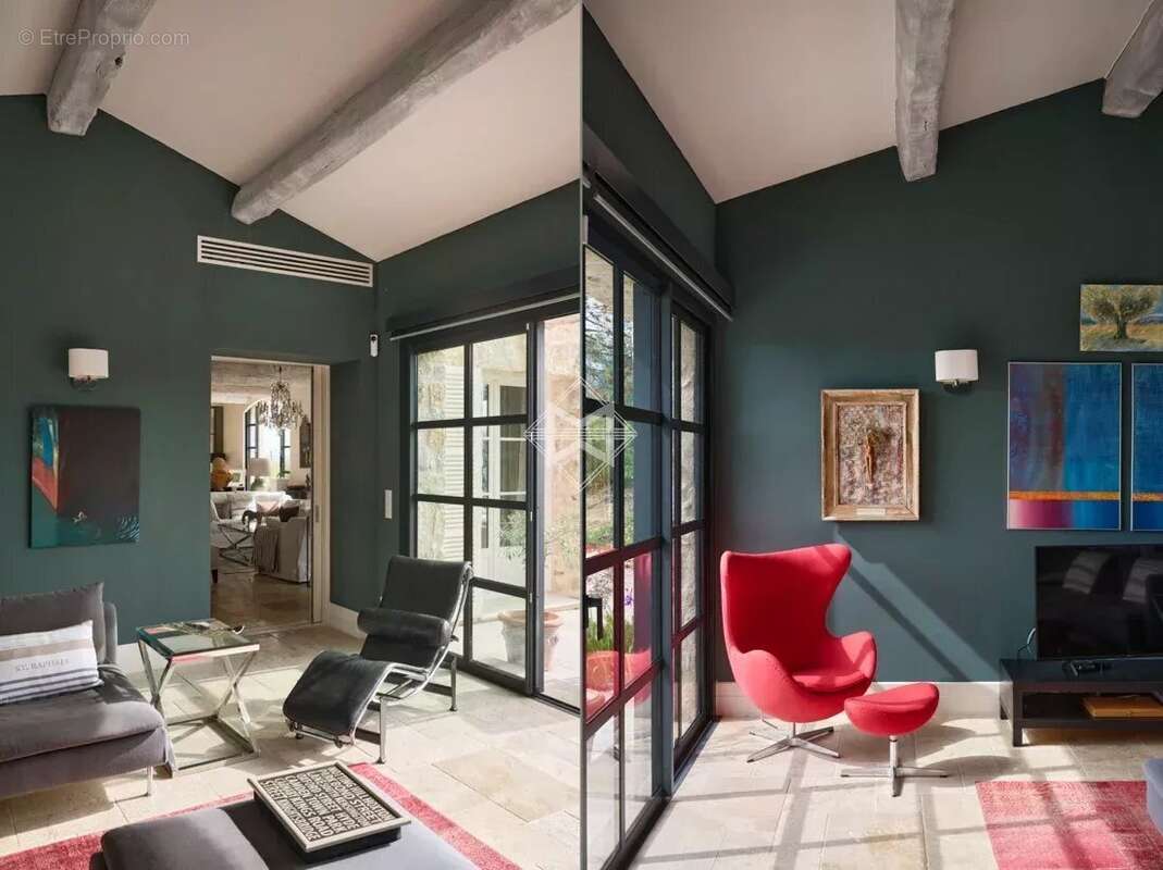 Maison à TOURRETTES