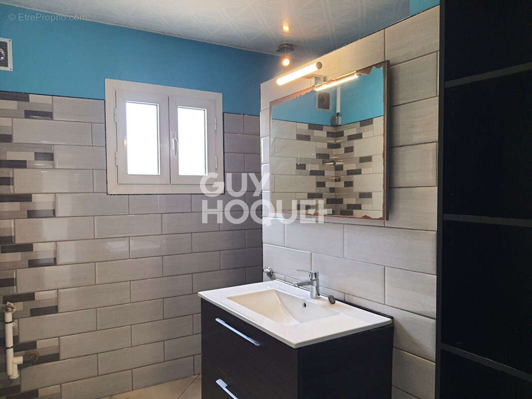 Maison à L&#039;ETANG-SALE