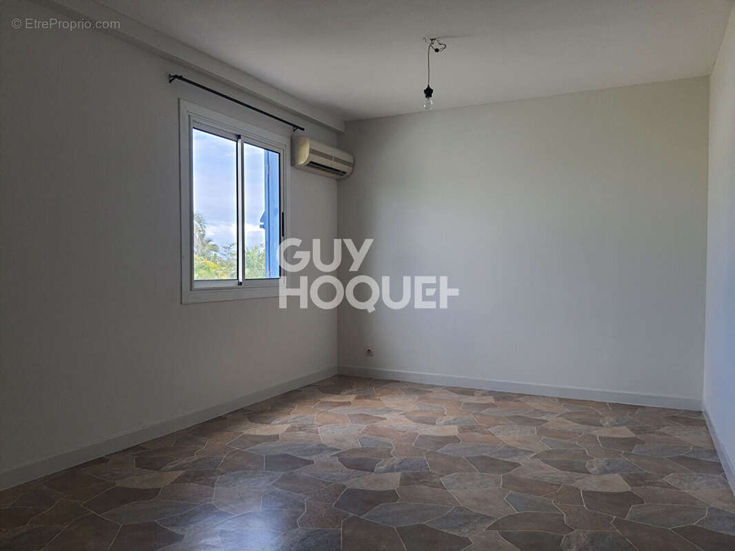 Maison à L&#039;ETANG-SALE