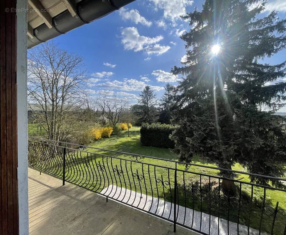 Maison à LIGNY-LE-CHATEL