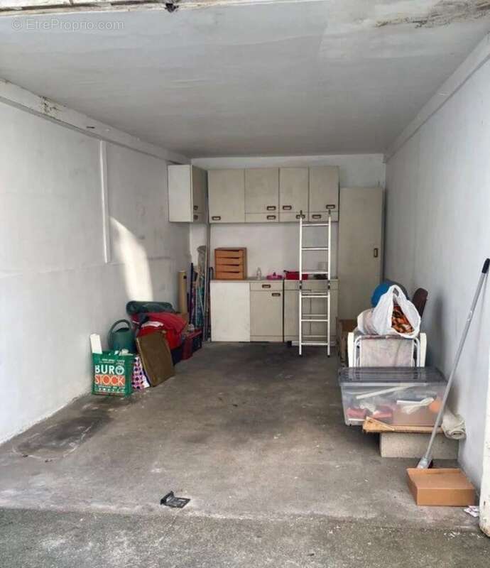 Parking à SAINT-OUEN