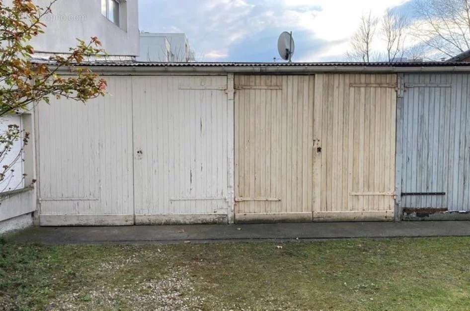 Parking à SAINT-OUEN