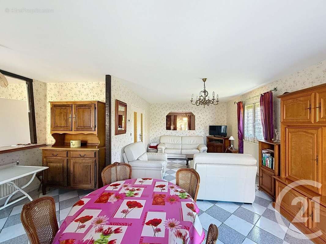 Maison à SAINT-CLEMENT