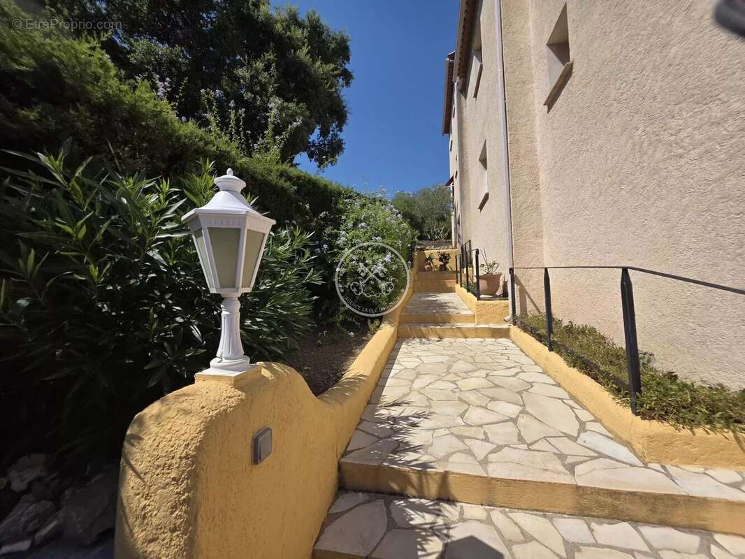 Appartement à FREJUS