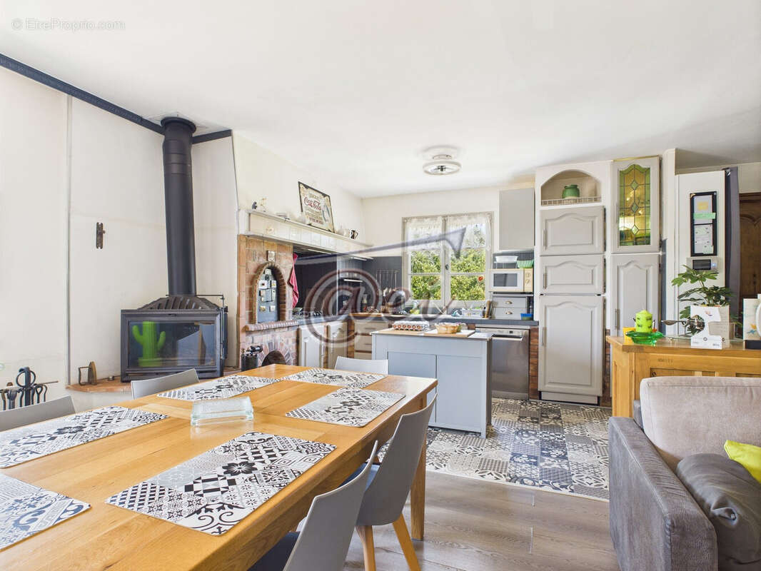 Maison à GINASSERVIS