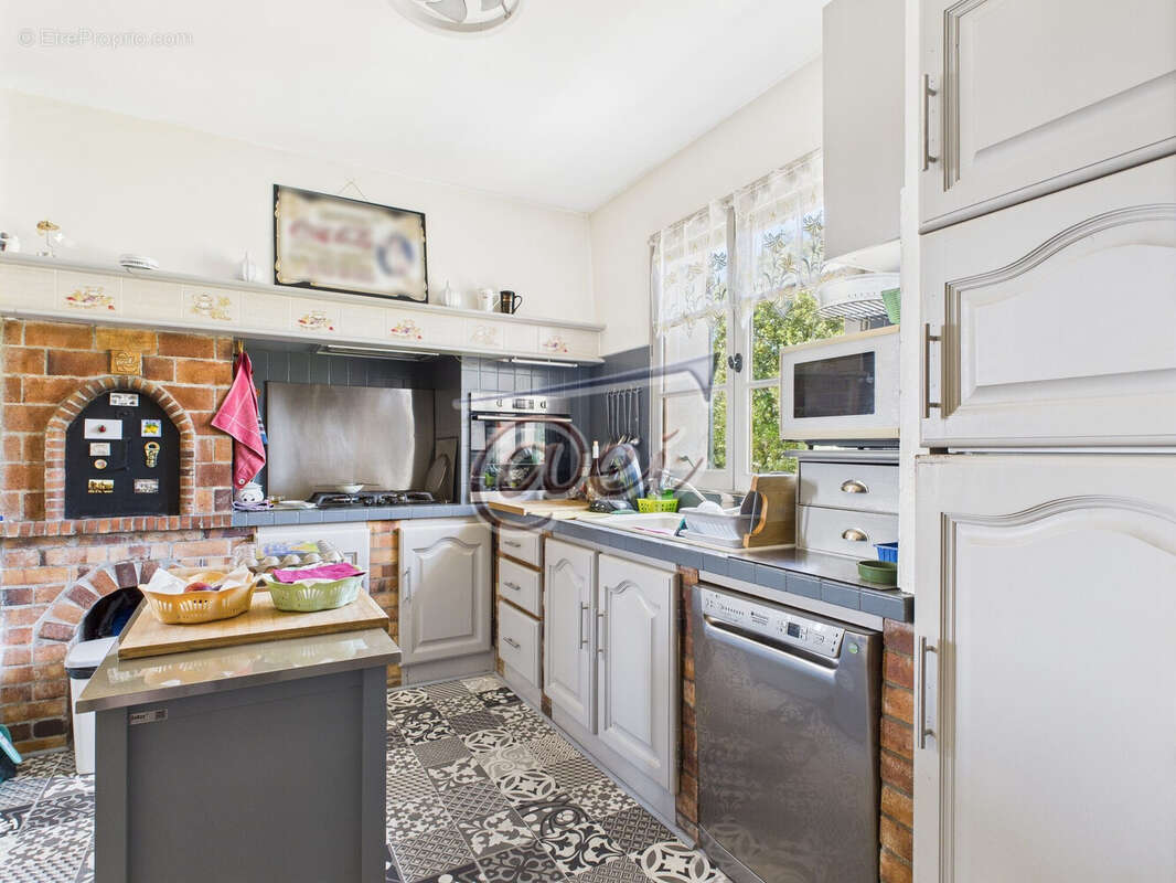 Maison à GINASSERVIS