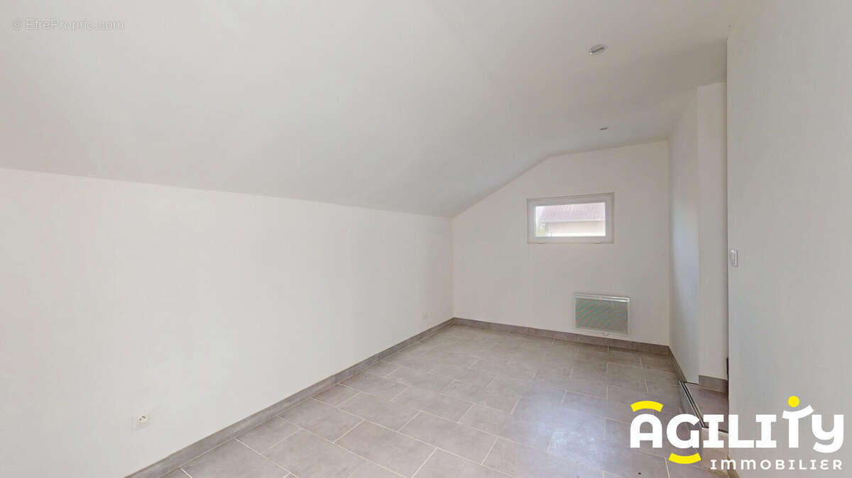 Maison à BRUILLE-SAINT-AMAND