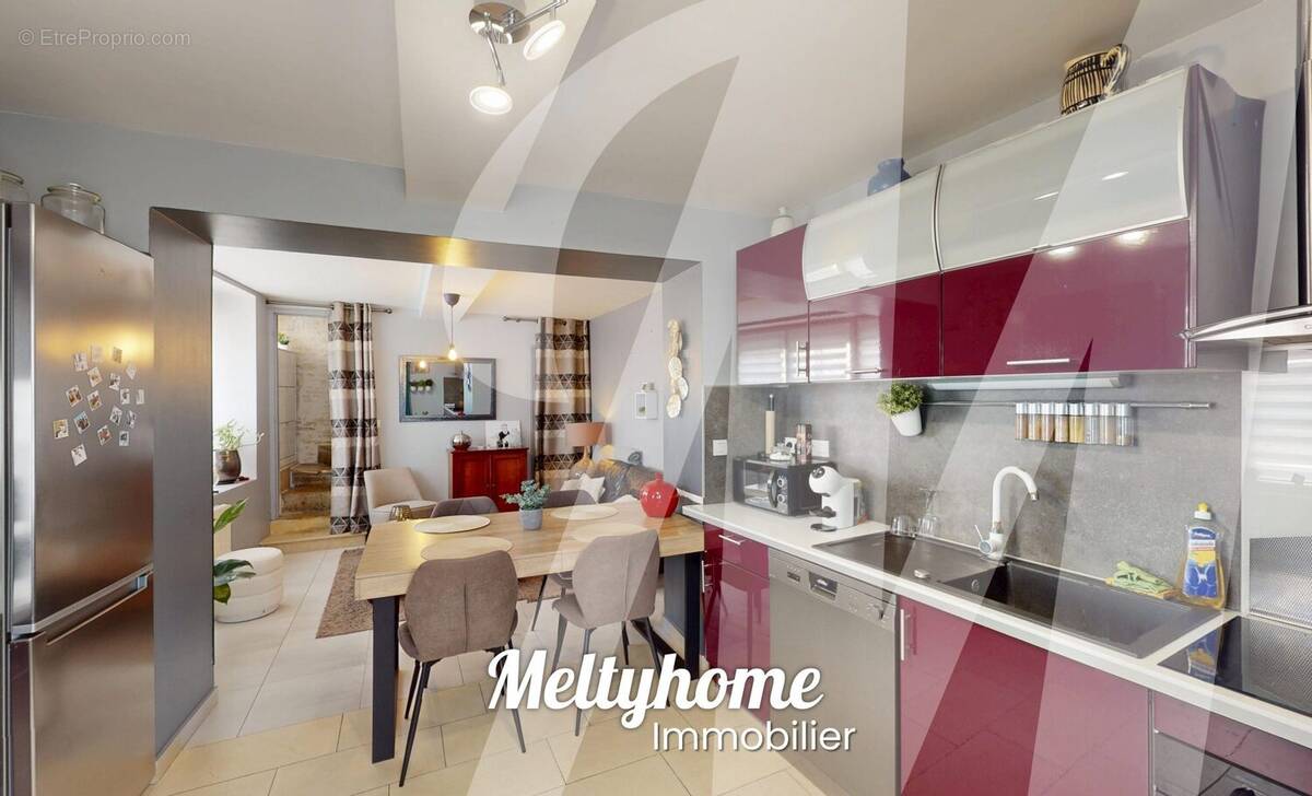 Maison à COLOMBIERS-SUR-SEULLES