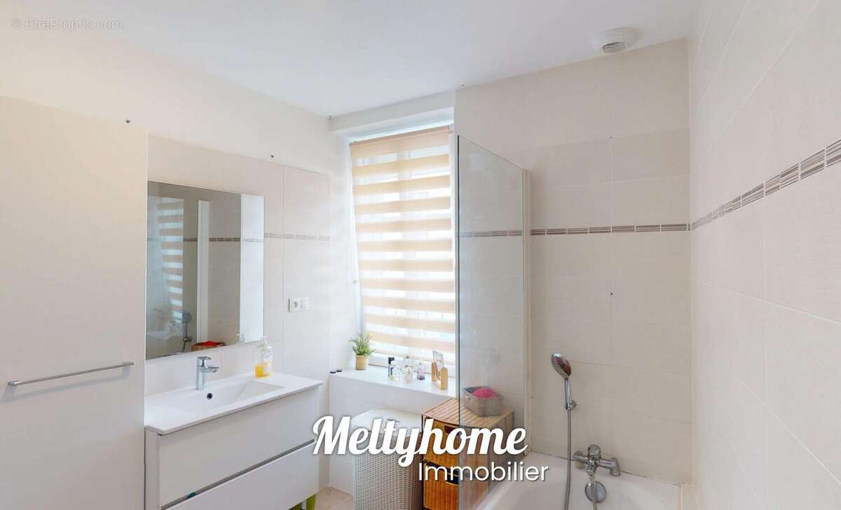 Maison à COLOMBIERS-SUR-SEULLES