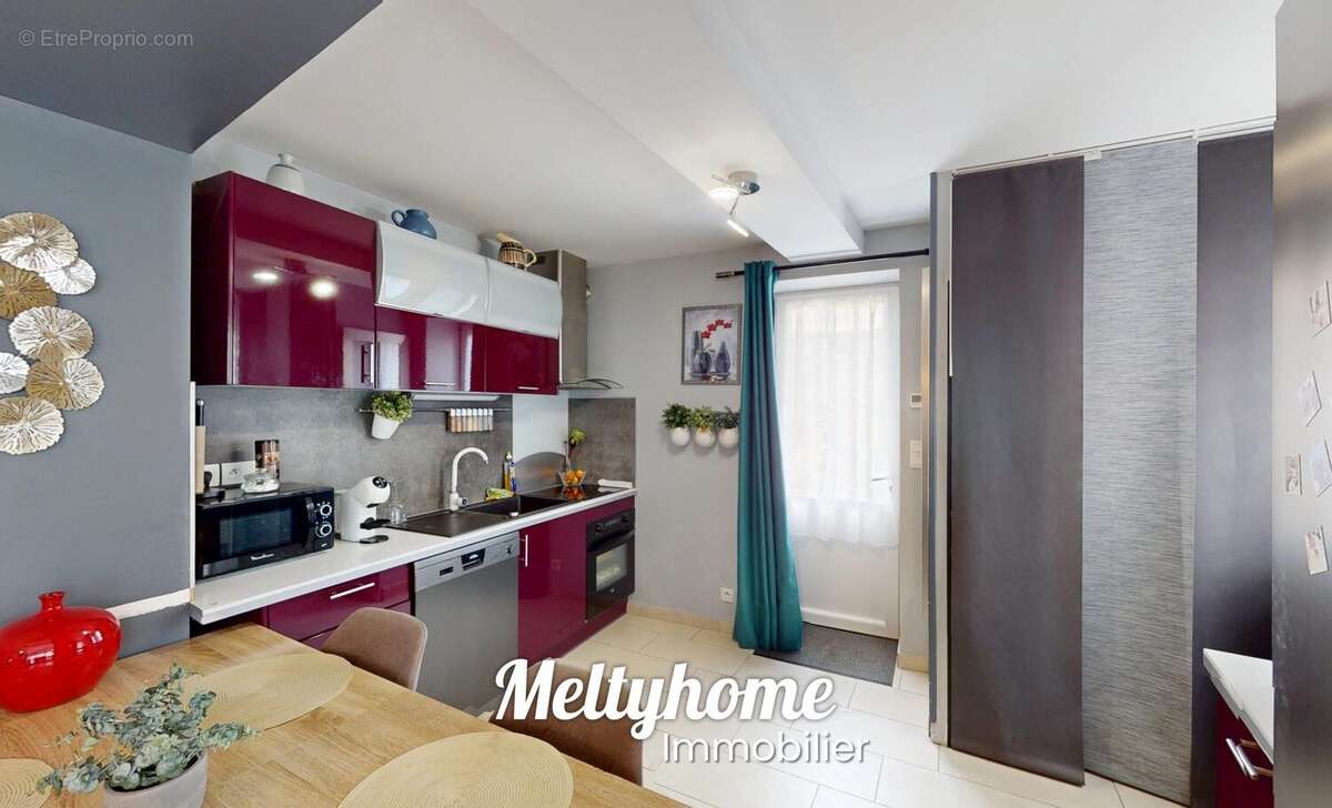 Maison à COLOMBIERS-SUR-SEULLES