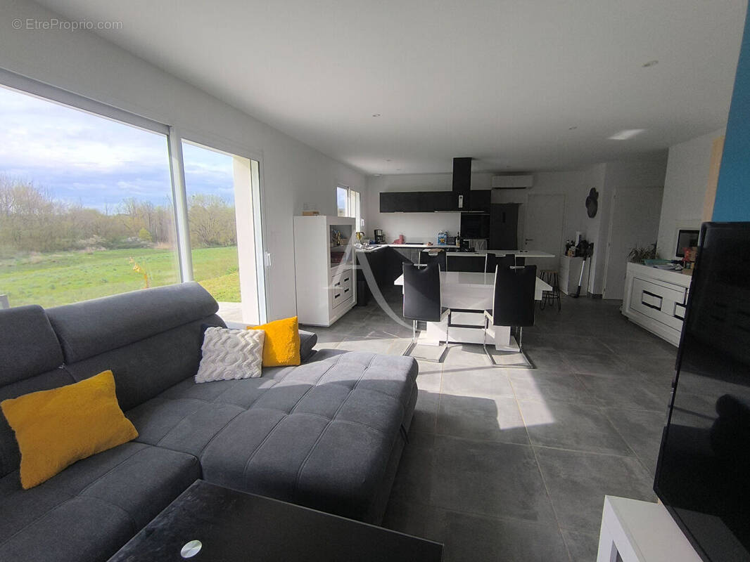 Maison à TALMONT-SAINT-HILAIRE