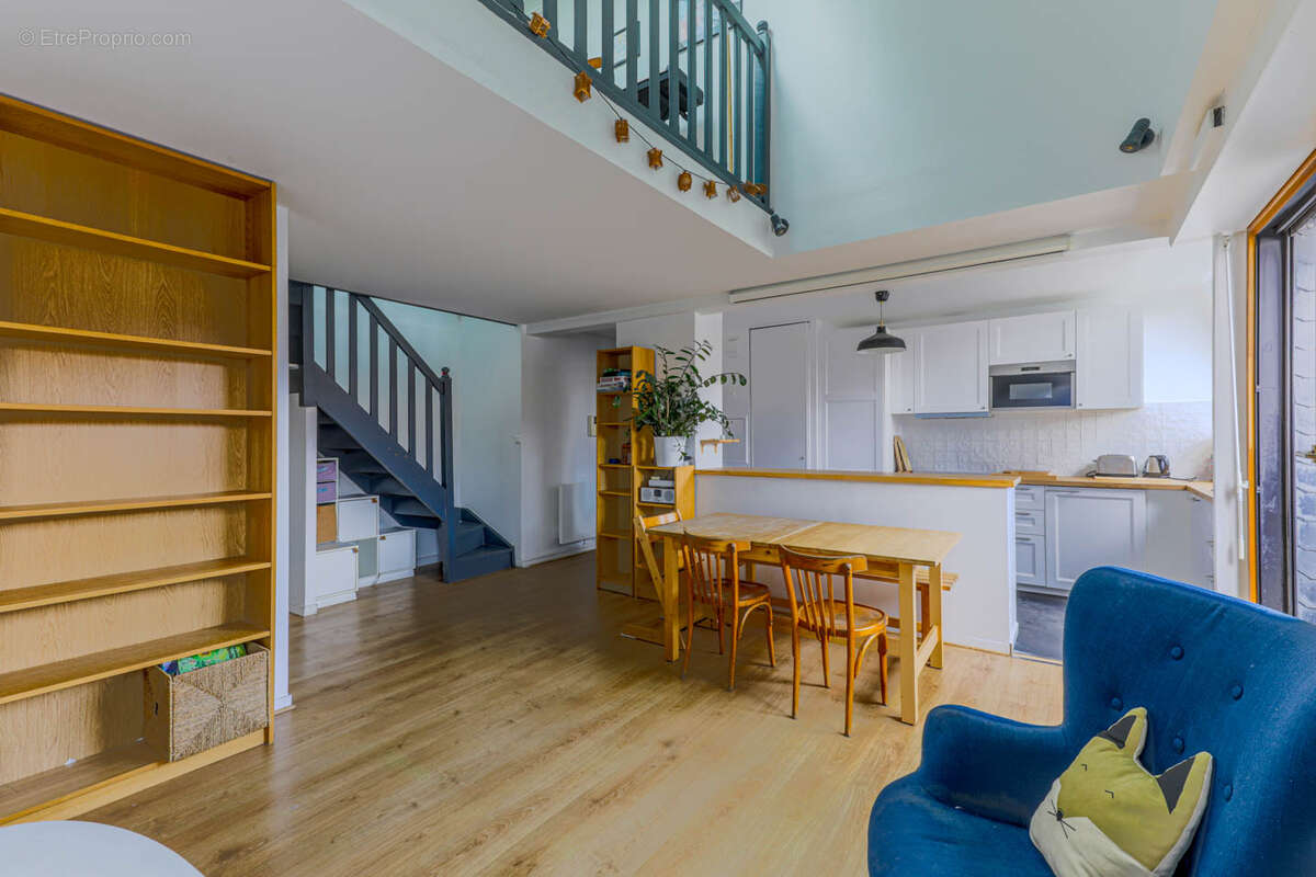 Appartement à LES LILAS