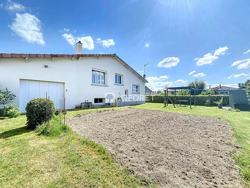 Maison à CHATILLON-SUR-THOUET