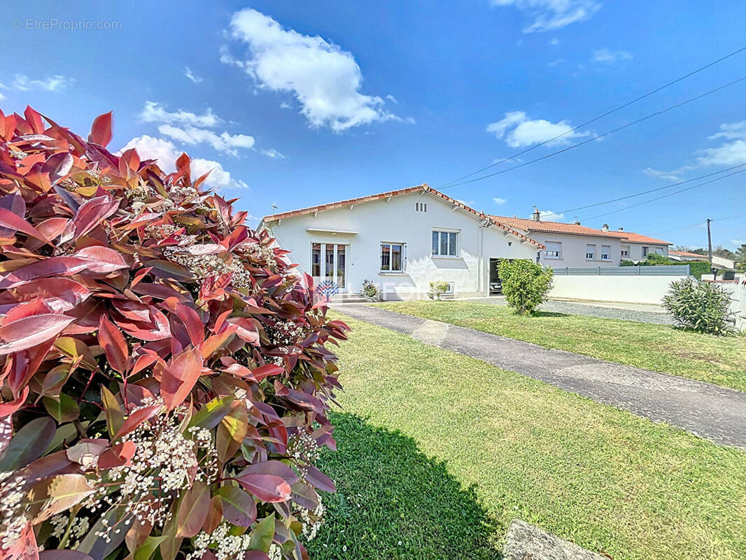 Maison à CHATILLON-SUR-THOUET
