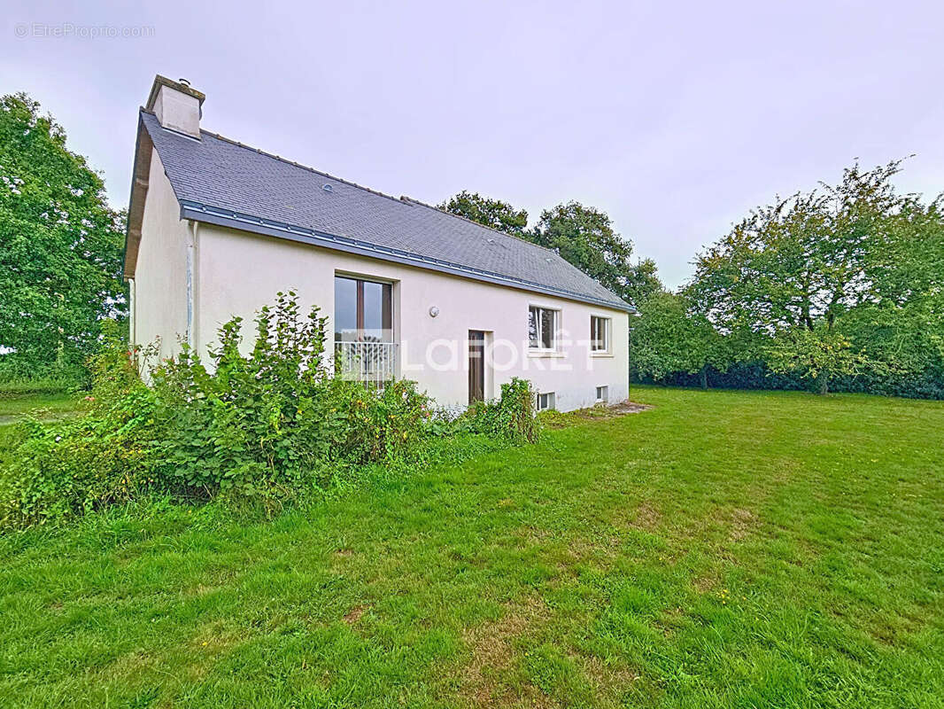Maison à SAINT-SERVANT