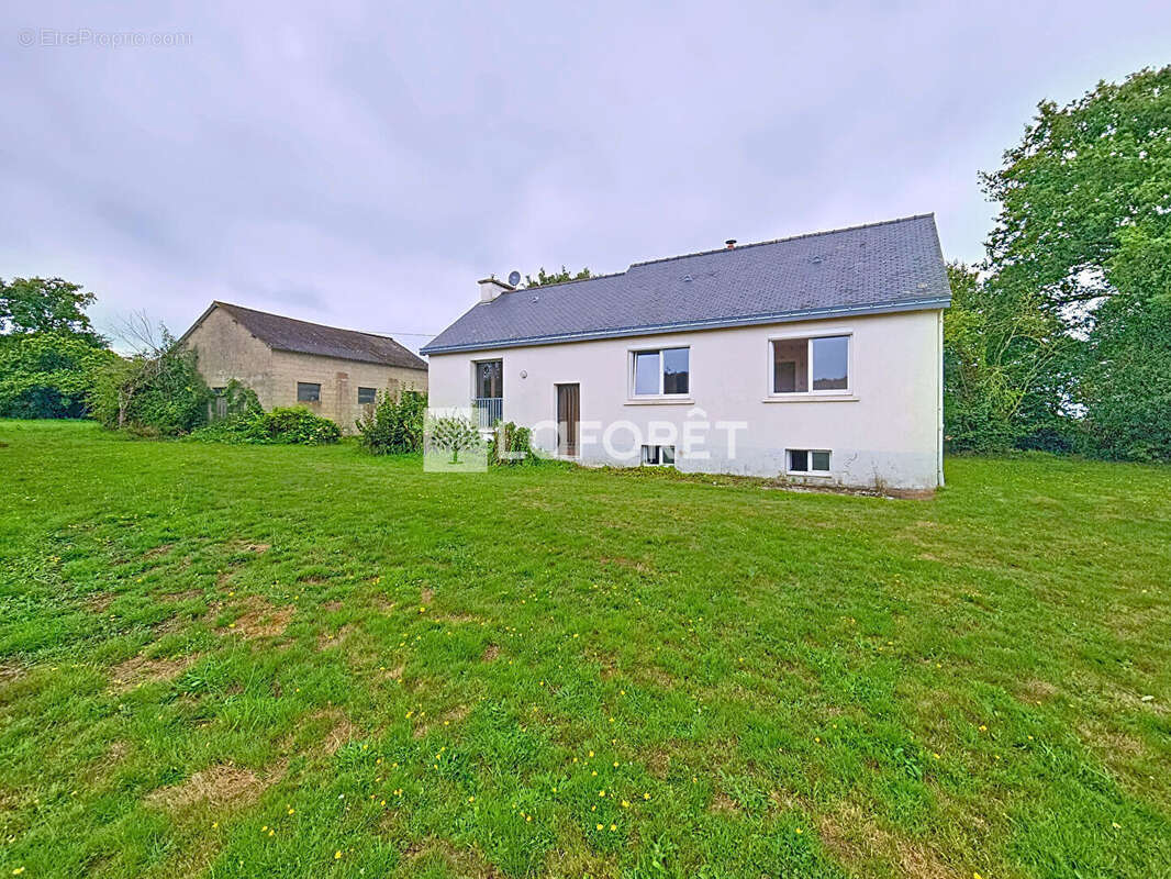 Maison à SAINT-SERVANT