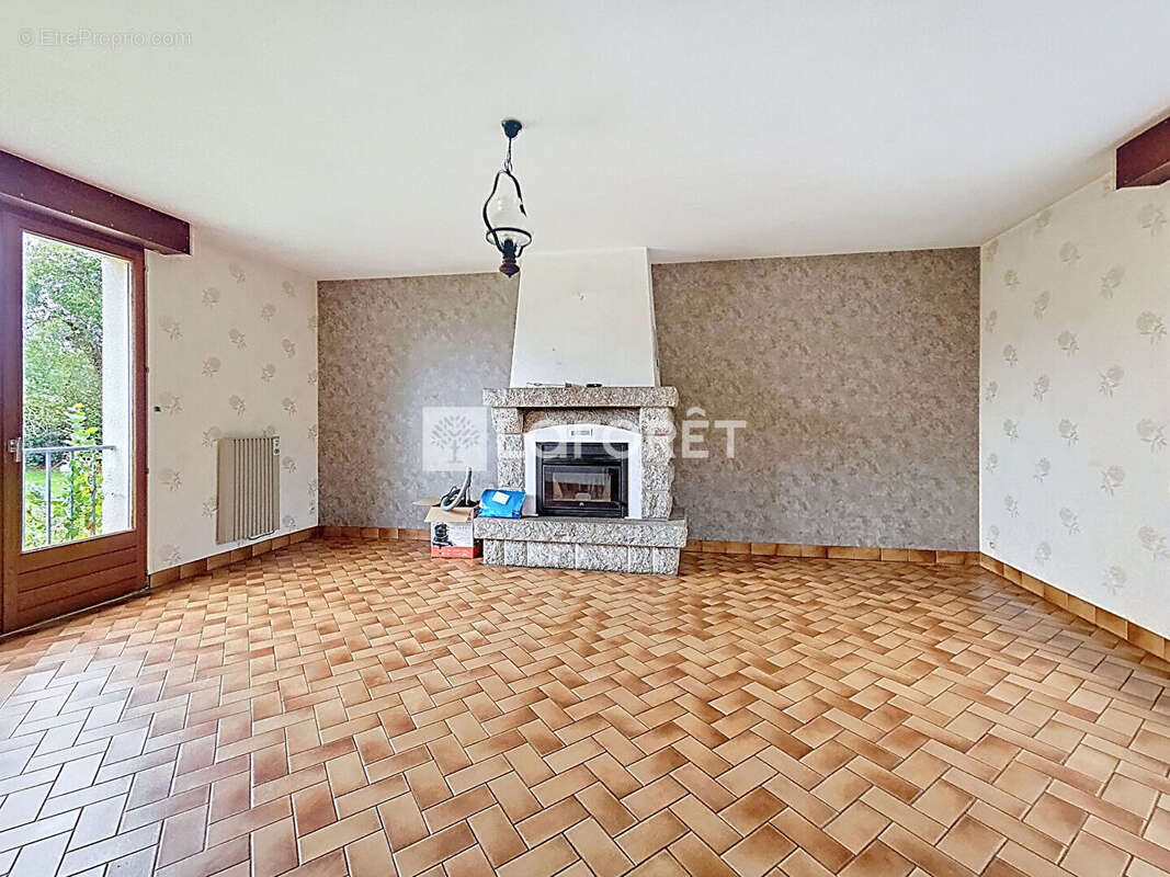 Maison à SAINT-SERVANT