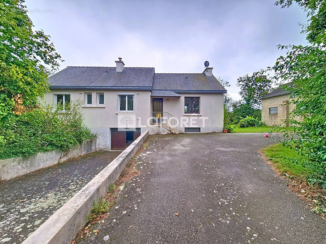 Maison à SAINT-SERVANT