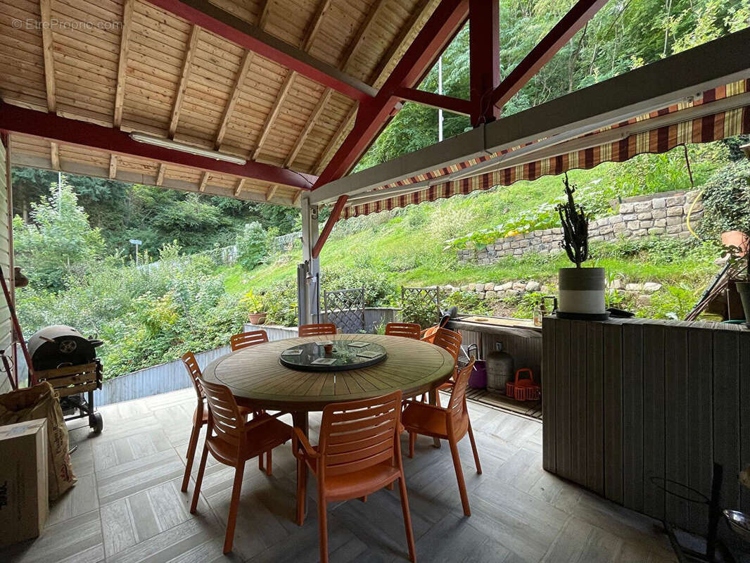 Maison à SAINT-CHRISTO-EN-JAREZ