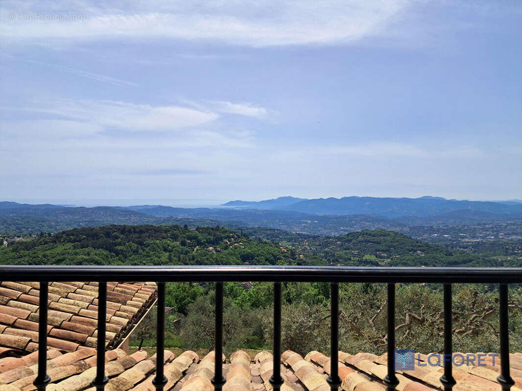 Maison à CHATEAUNEUF-GRASSE