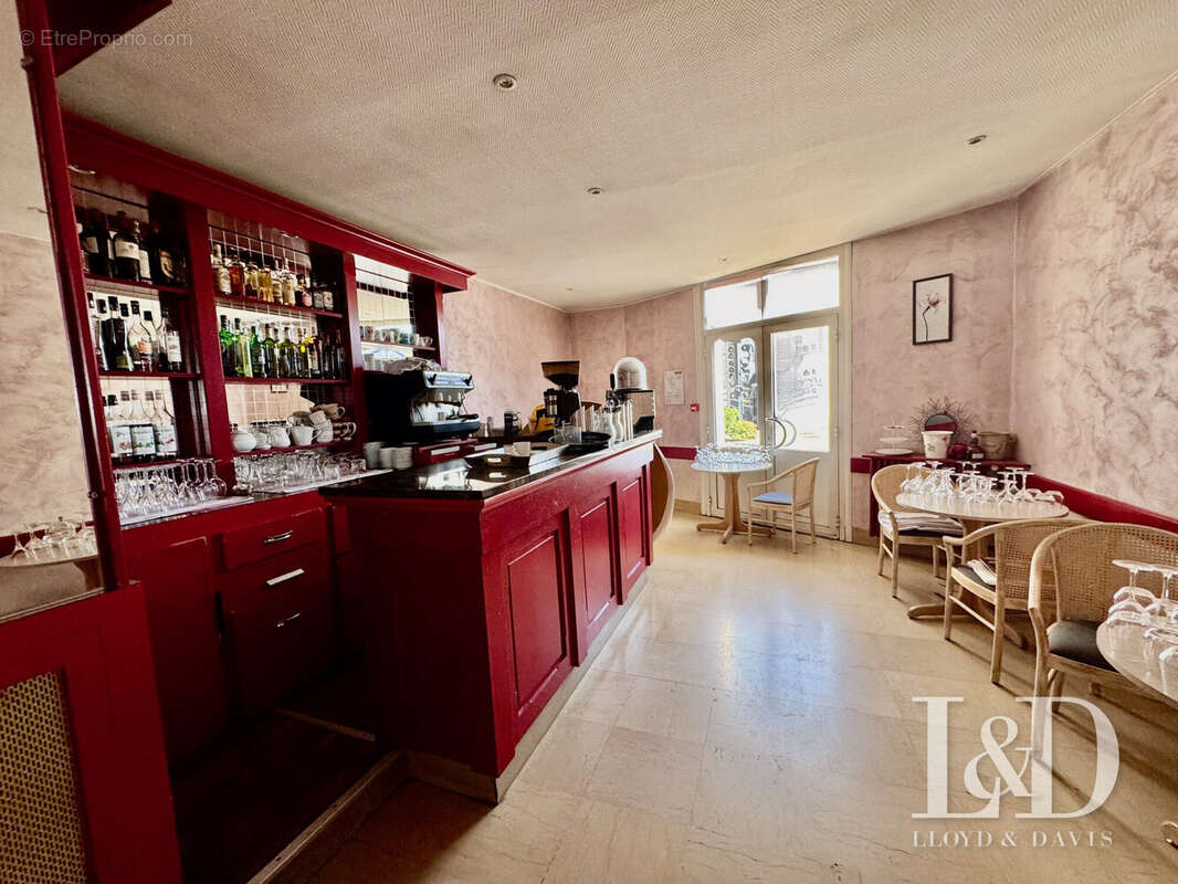 Bar licence IV 27 m2 - Appartement à TOURNON-SUR-RHONE