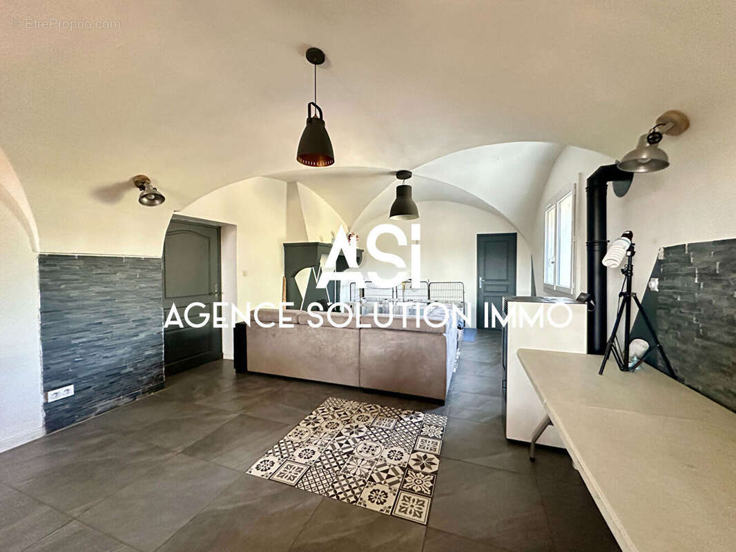 Maison à MONTELIMAR