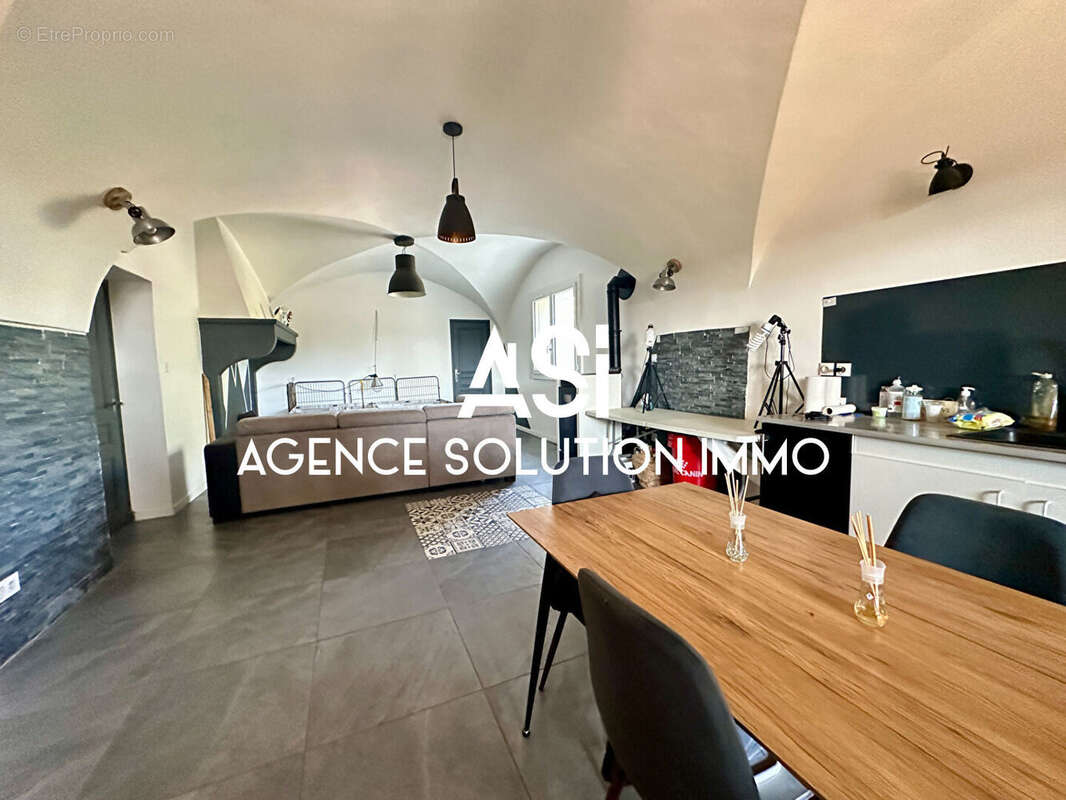 Maison à MONTELIMAR