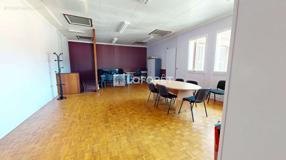 Commerce à LILLEBONNE