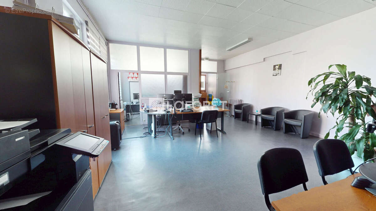 Commerce à LILLEBONNE