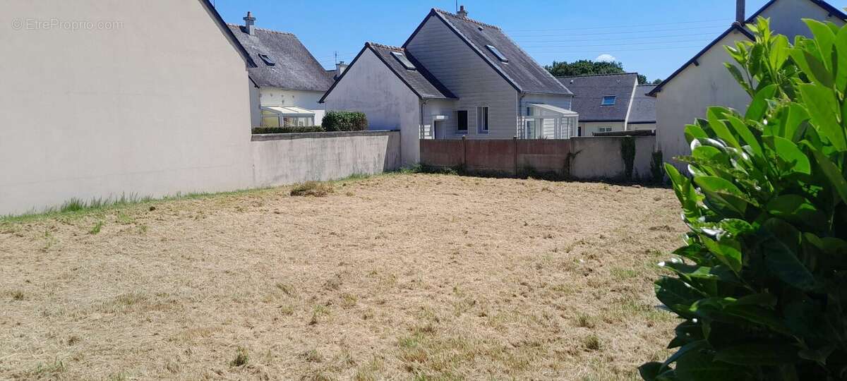 Terrain à CARHAIX-PLOUGUER