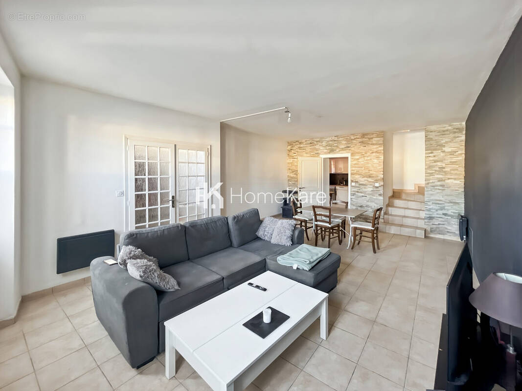 Maison à SAINT-JORY